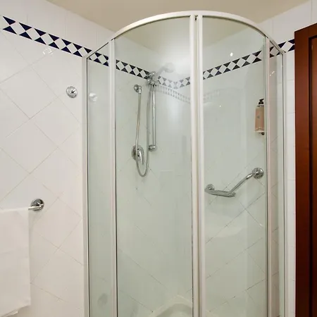 Hotel The Gate 4*