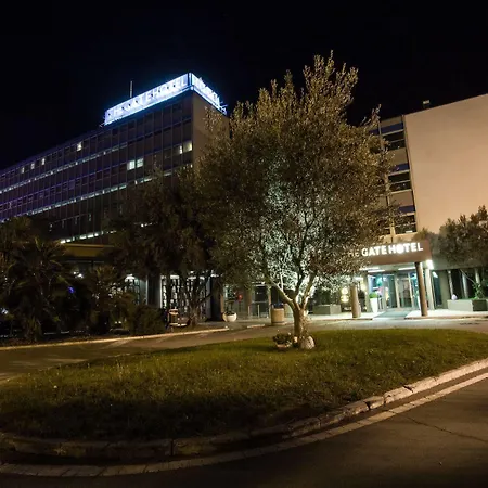 Hotel The Gate 4*
